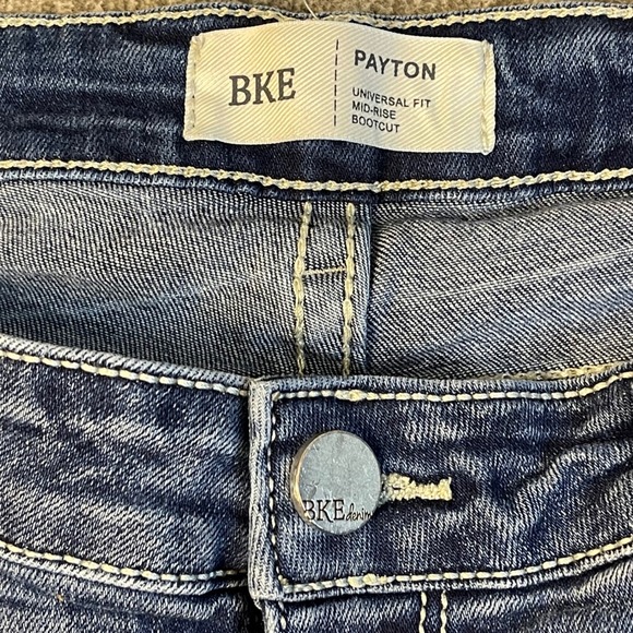 BKE Payton Universal Fit Mid-Rise Bootcut Jeans Women's Size 30x31.5 Blue Denim - Picture 3 of 12